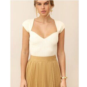 Graylin, Glacie Sweetheart Rib Knit Cap Cup Sleeved  Top